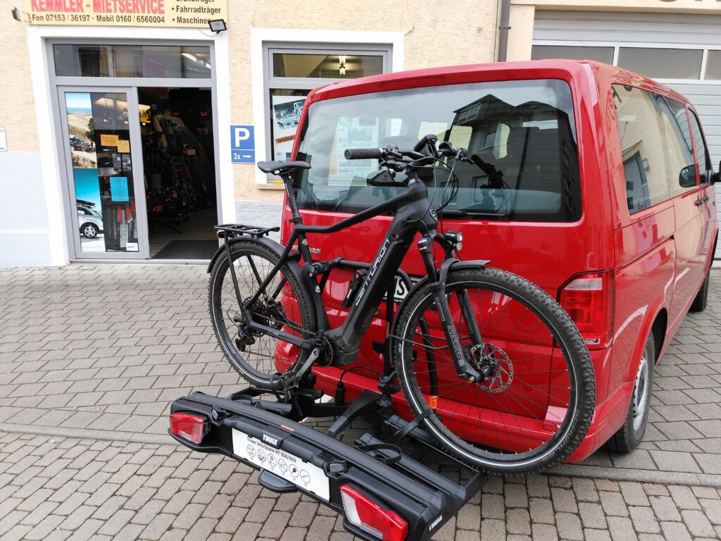 VW Multivan mit Centurion E-Bike, Test Fahrradträger, Thule VeloSpace, T5 Fahrradträger, E-Bike Träger, Kemmler Mietservice Wernau